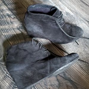 Clark's Artisan suede lace up booties